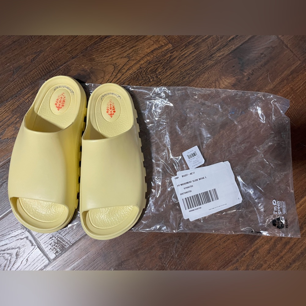 Free People Movement Slides - Picture 2 of 9